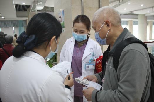 慶祝建黨100周年(nián)|情系共産黨員(yuán)、退役軍人(rén),健康體(tǐ)檢暖人(rén)心